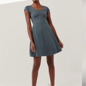 PACT | HELENA ORGANIC COTTON CROSSBACK MINI DRESS SIZE MEDIUM IN FRENCH NAVY